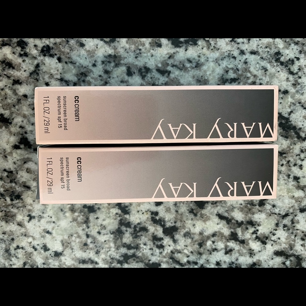 Mary Kay Very Light CC Cream (2) EXP. 12/21